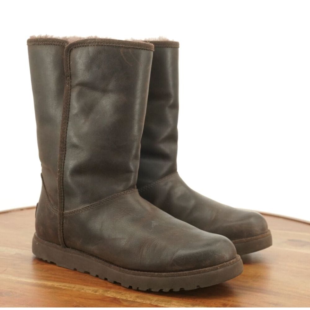 Ugg Womens Michelle Boots Mid Calf Brown Leather Sheep Fur Lined Size 6.5